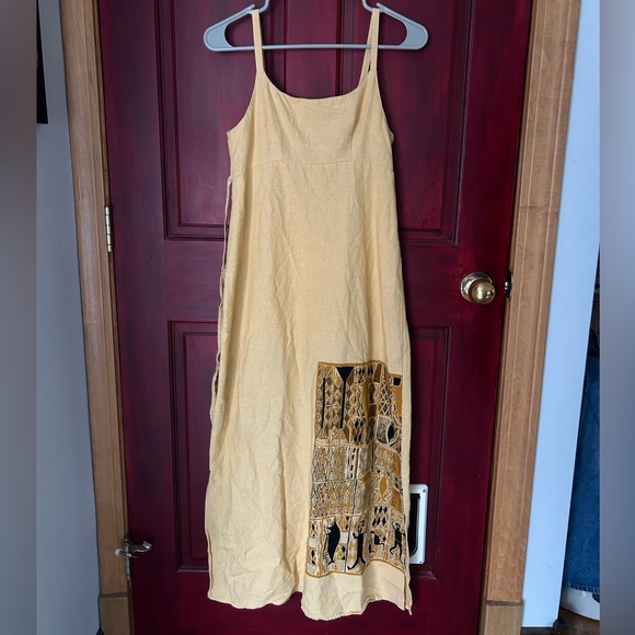 RUNVS Long Maxi Dress With Decorative Design on Front and Back - Picture 1 of 6